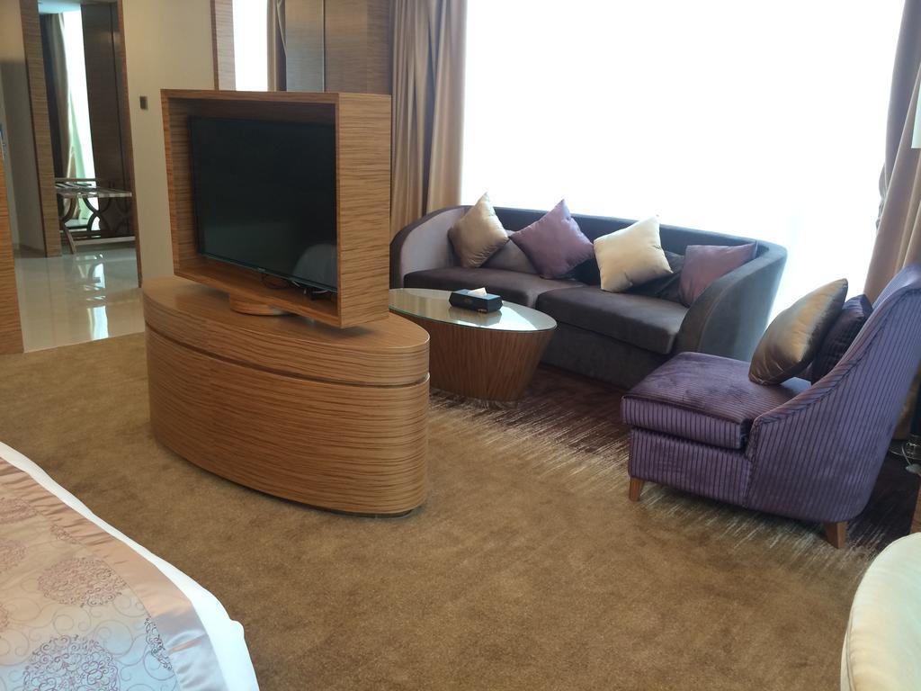 Shenzhen Baoan Plus Gems Cube Hotel Экстерьер фото
