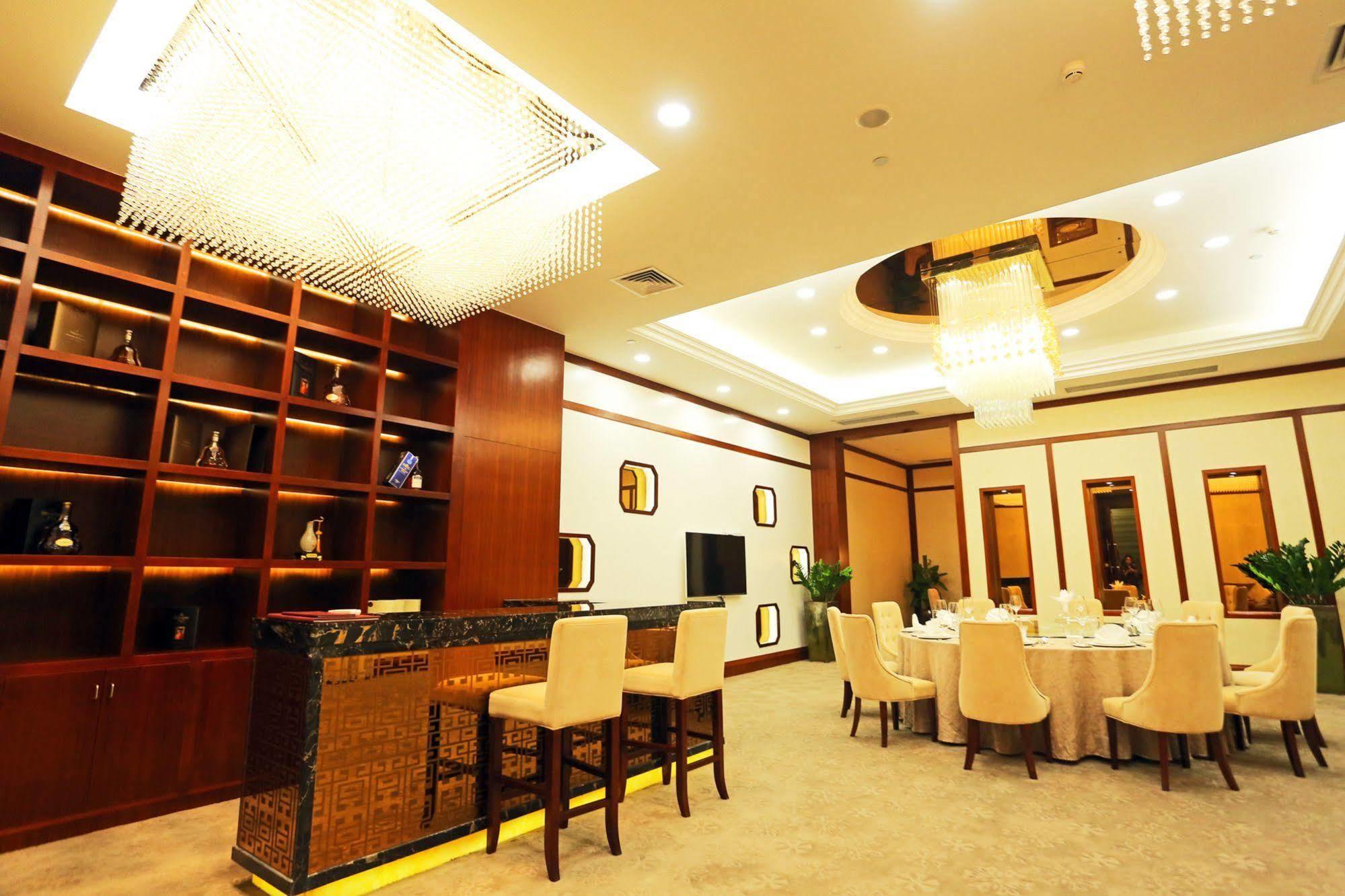 Shenzhen Baoan Plus Gems Cube Hotel Экстерьер фото