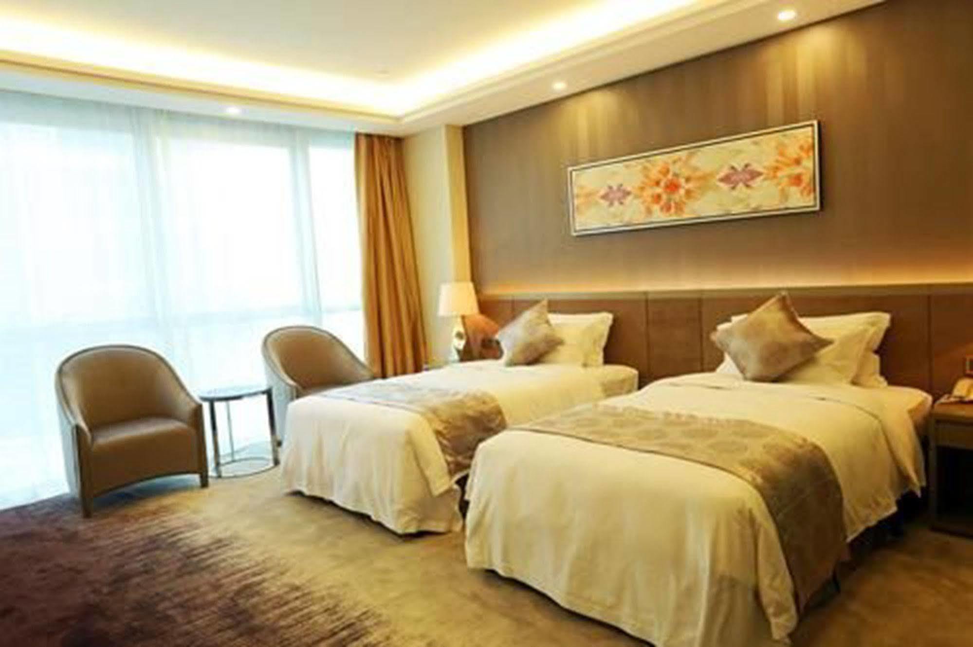 Shenzhen Baoan Plus Gems Cube Hotel Экстерьер фото