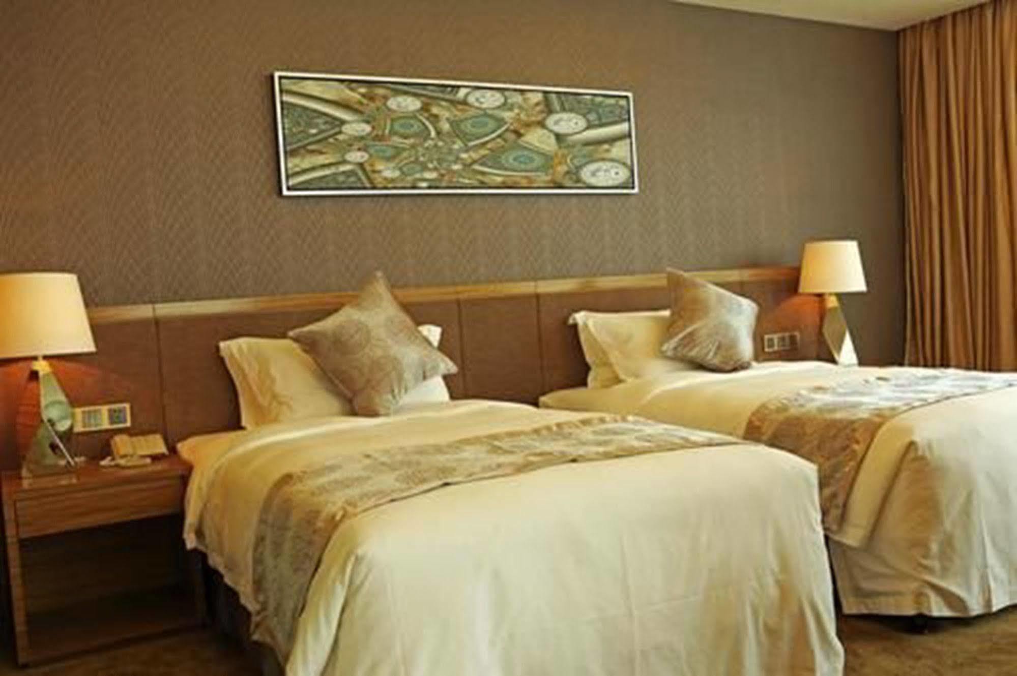 Shenzhen Baoan Plus Gems Cube Hotel Экстерьер фото