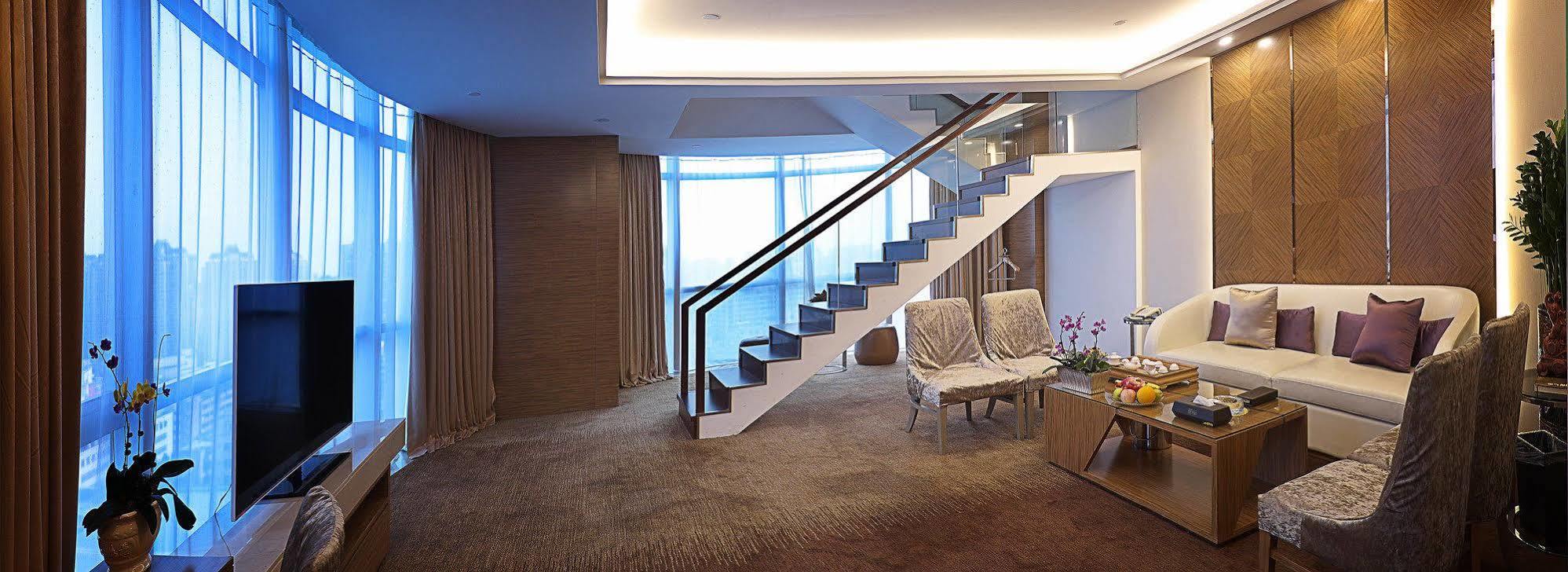 Shenzhen Baoan Plus Gems Cube Hotel Экстерьер фото