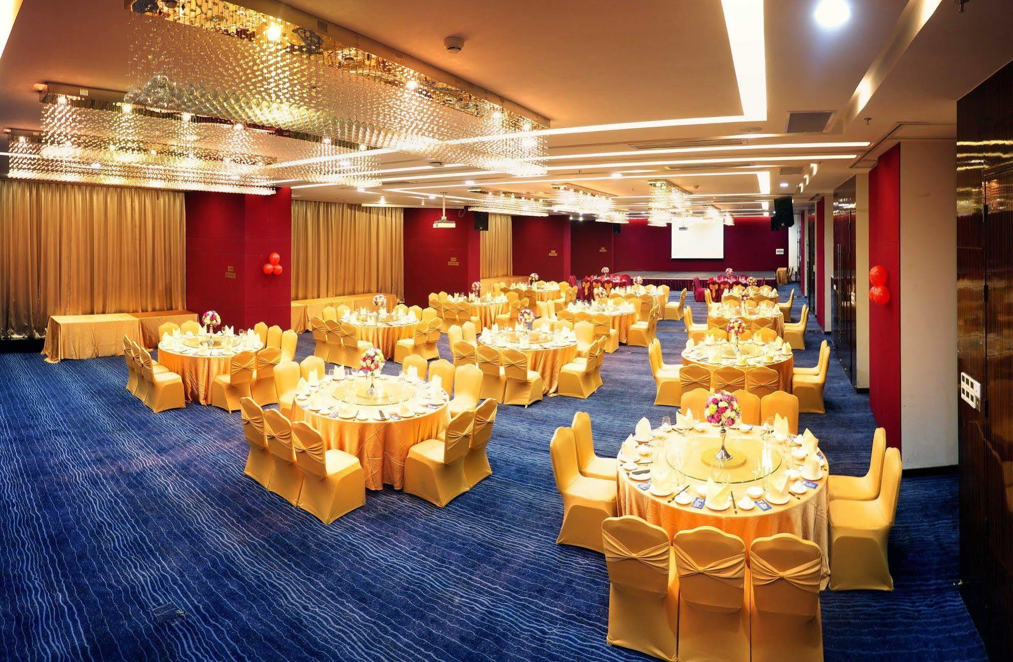 Shenzhen Baoan Plus Gems Cube Hotel Экстерьер фото