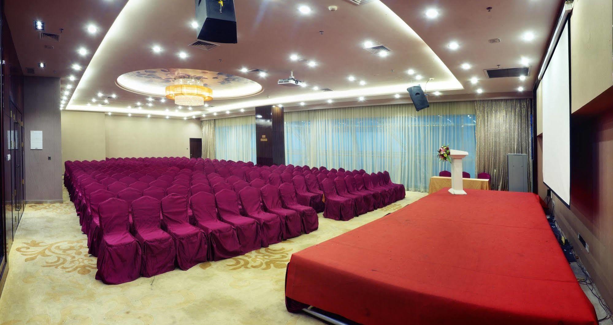 Shenzhen Baoan Plus Gems Cube Hotel Экстерьер фото